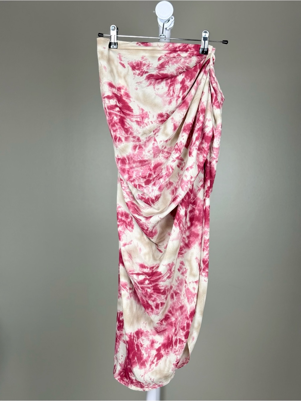 PrettyLittleThing Fuschia Tie-Dye Ruched Side Midi Skirt 💗